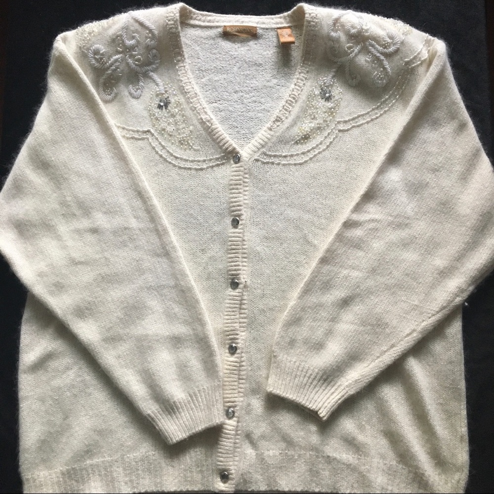 VINTAGE ROBINSONS IVORY SWEATER W/ BEADS
